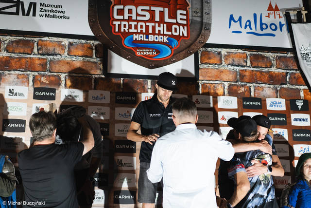 Castle_Triathlon_2024_logo_581.jpg